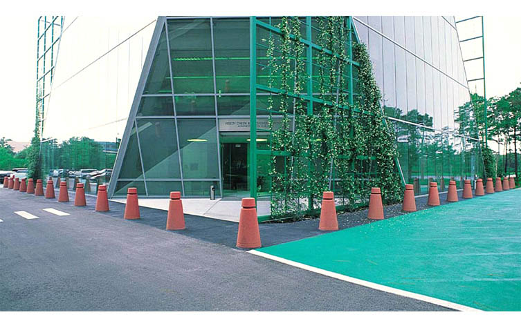 Belson | Gallery | TF6071 | Precast Concrete Pyramid Bollards