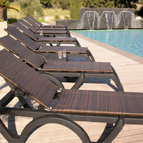 Model UT645237 | Java Wicker Chaise Lounges (Espresso Wicker/Bronze Frame)